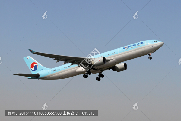 空客A330客機起飛