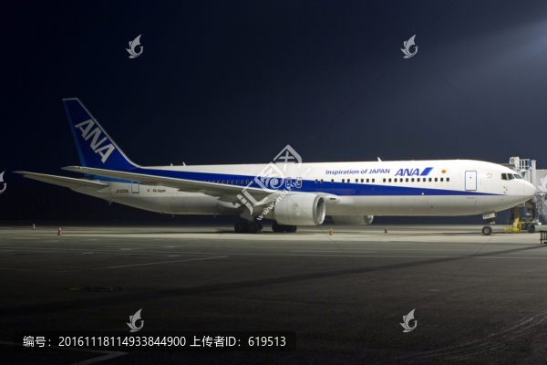 夜晚的全日空飛機(jī)