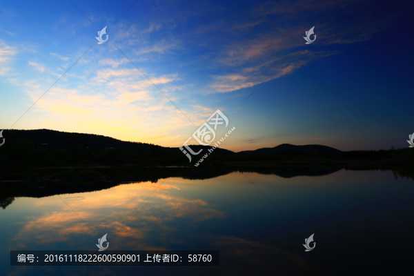 湖泊暮色