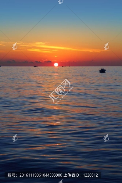 海景日出第一太陽橙色藍色的大海