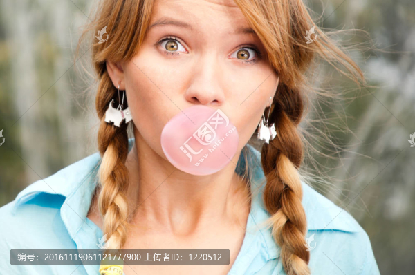 美麗的年輕學(xué)生女孩