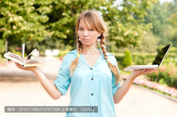 美麗的年輕學(xué)生女孩