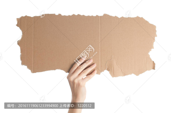 女子手持空片紙板