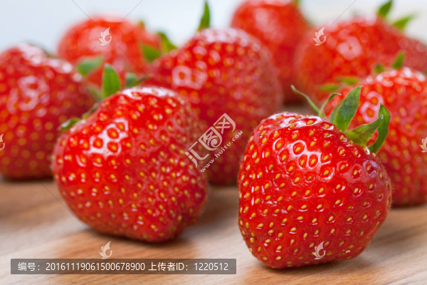 綠葉草莓
