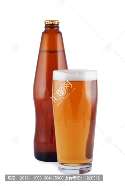 啤酒；瓶；玻璃；白色分離。