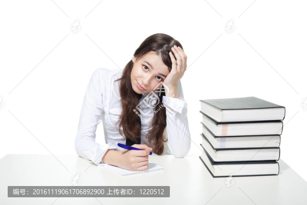 悲傷的女孩與書籍