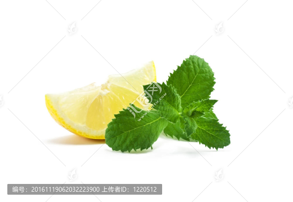 一片檸檬和薄荷