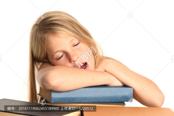非常疲倦的孩子和書(shū)籍-匯圖網(wǎng) www.fosd68.com 非常疲倦的孩子和書(shū)籍