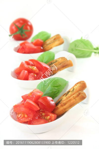 Grissini與番茄和羅勒-匯圖網(wǎng) www.fosd68.com Grissini與番茄和羅勒