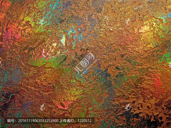 聚焦中心。摘要彩虹；金合金背景；新的粗糙的金屬表面特寫