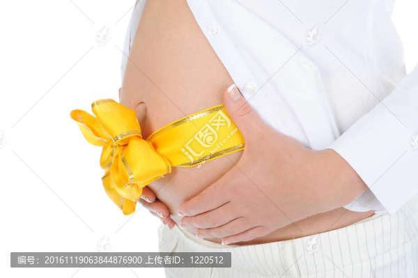 美麗的年輕孕婦