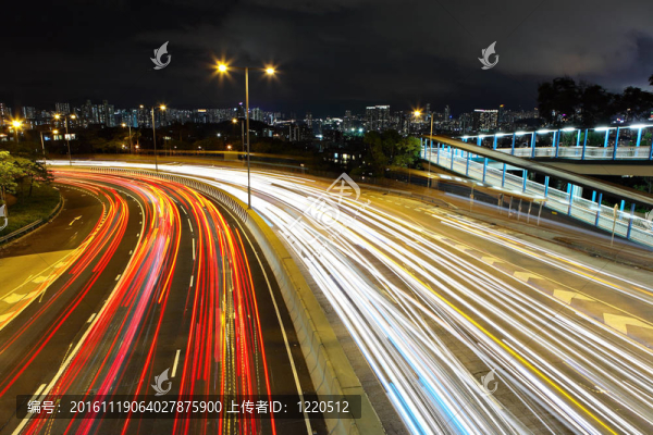 公路的光線軌跡