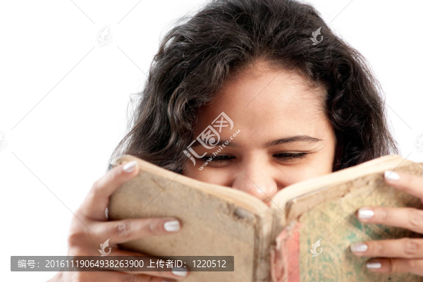 印度快樂女孩閱讀書