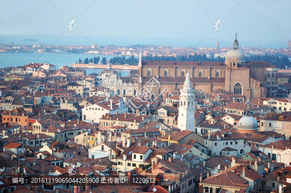 從圣馬可的鐘樓看老威尼斯城市景觀-；意大利