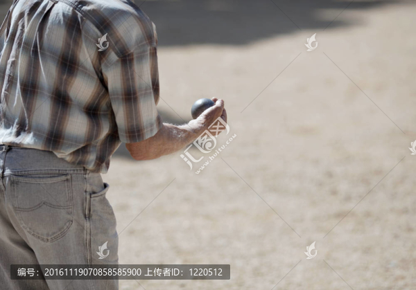 Boules（滾球）游戲；法國里維埃拉