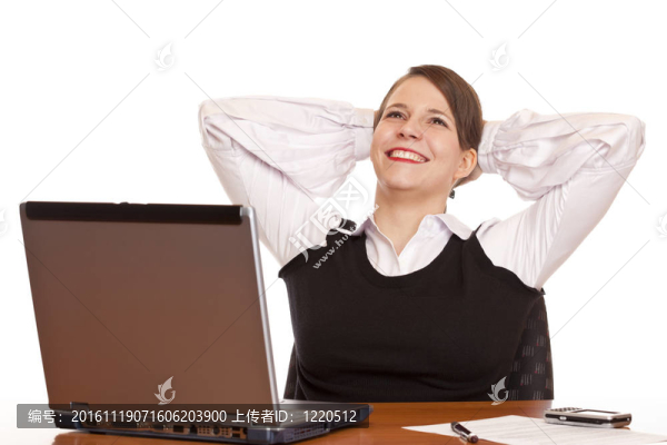 年輕快樂(lè)的商務(wù)女性在辦公室放松