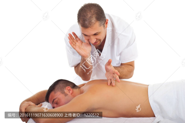 按摩師按摩的人回來