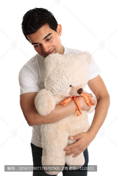 抱著泰迪熊的男人-匯圖網(wǎng) www.fosd68.com 抱著泰迪熊的男人