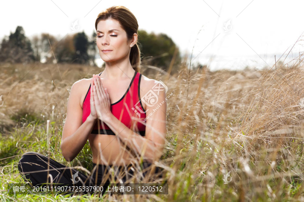 冥想瑜伽的女人