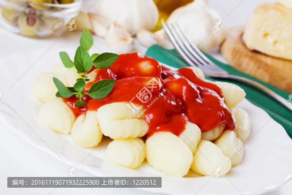 湯團二帕塔；意大利土豆面條