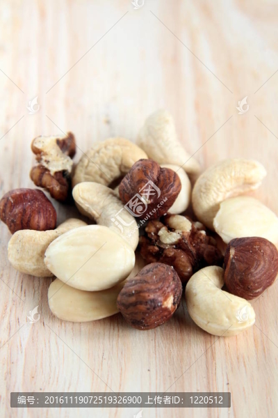 混合堅(jiān)果