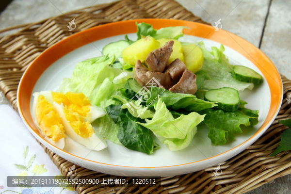 土豆沙拉配魚(yú)
