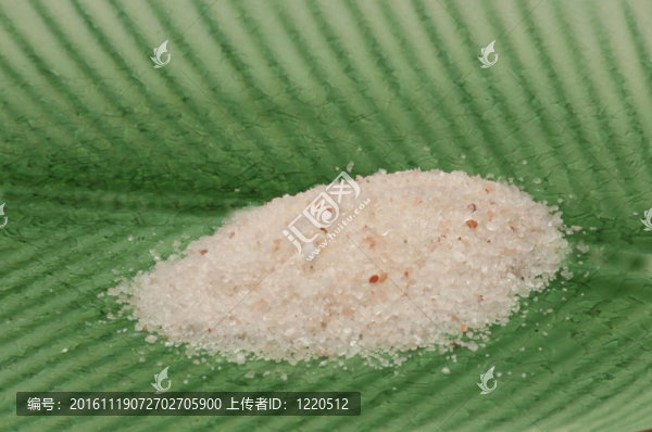 粉紅色的巖鹽可以發(fā)現(xiàn)在夏威夷；猶他；美國(guó)；美國(guó)；加拿大；美國(guó)；喜馬拉雅山；和喜馬拉雅山；在美國(guó)的首都