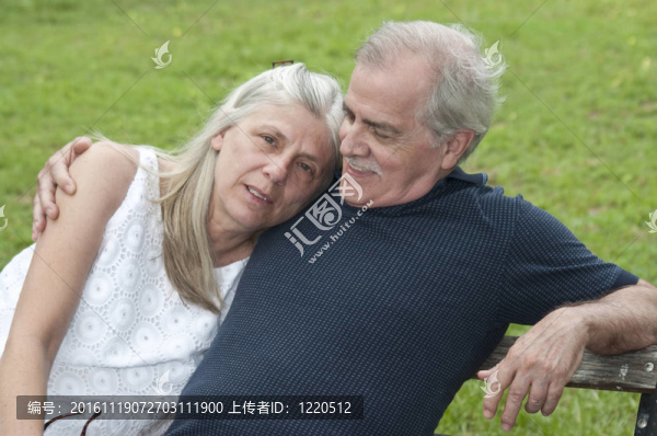 高妻與不快樂的妻子