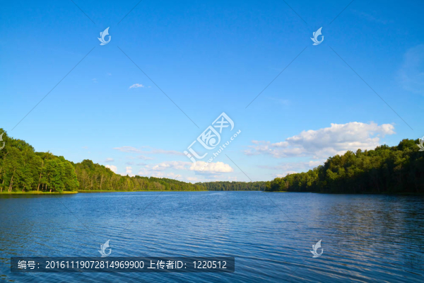 夏天的湖