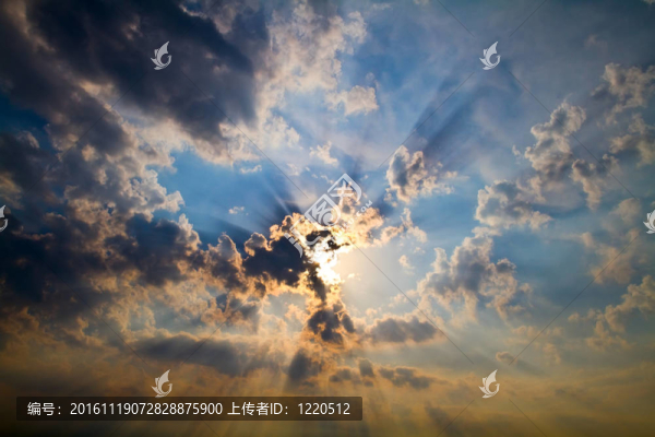 藍天；太陽抽象背景