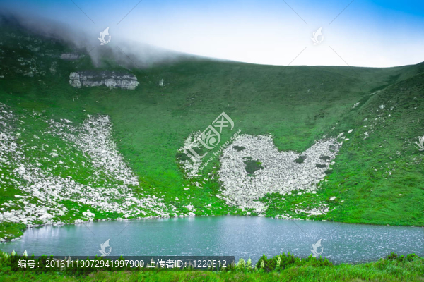 山上的湖-匯圖網(wǎng) www.fosd68.com 山上的湖