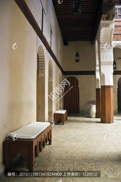 奈加因；Fes。