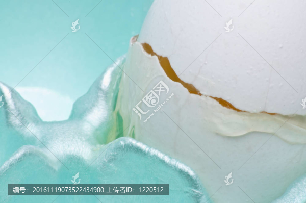 紙箱里的碎雞蛋
