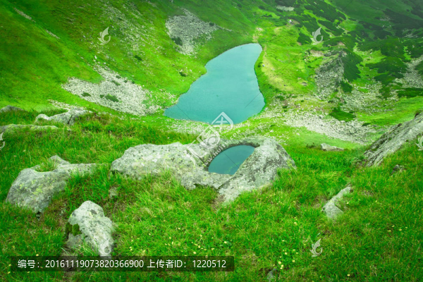 高山湖泊