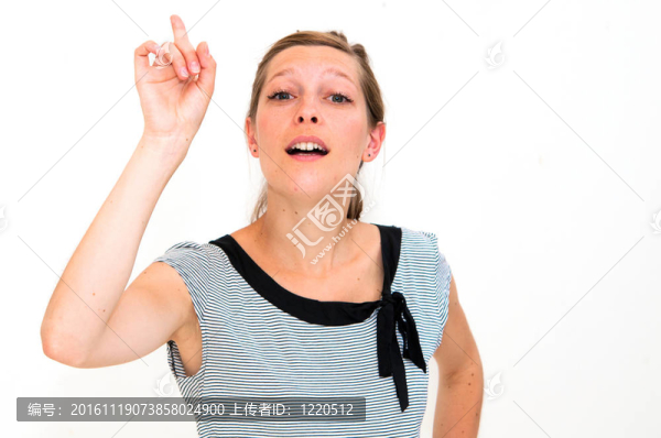 女人用她的手指