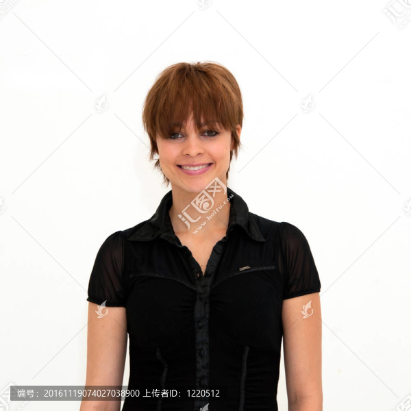 美麗的微笑的年輕女人