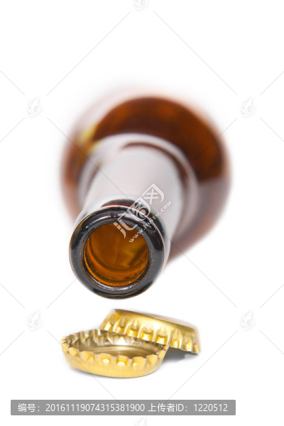 啤酒瓶頸和瓶蓋的宏