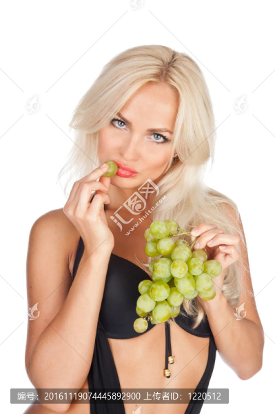金發(fā)美女吃葡萄
