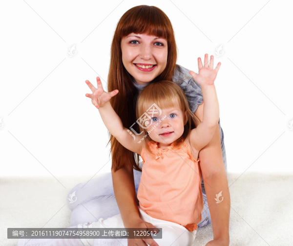 小女兒的年輕母親