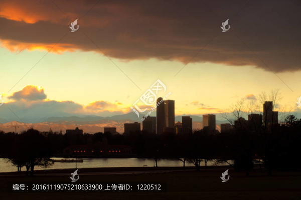 丹佛夜高城