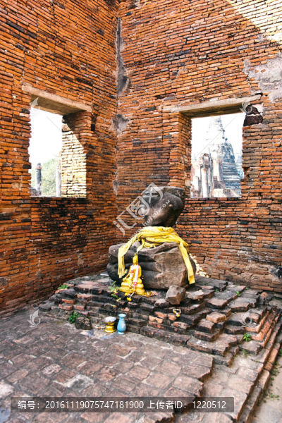著名的寺Wat,Phra,Si,sanphet；在Ajutthaya皇家宮殿