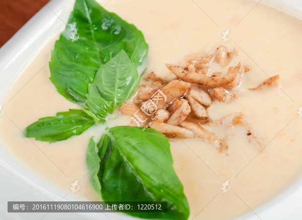煙熏肉蔬菜奶油湯