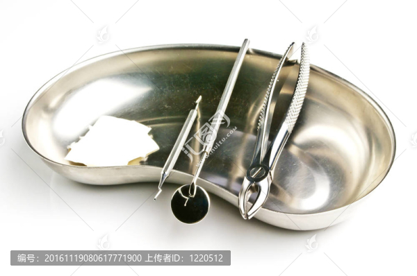 具有牙科工具的腎盆