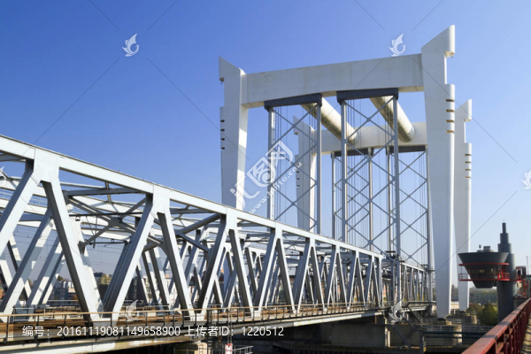 鐵路橋橫跨馬斯河