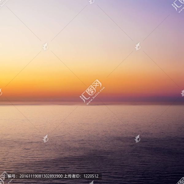 海洋背景-海上紫色日落