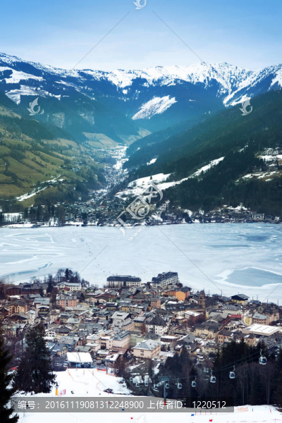 區(qū)域視角下濱湖采爾（奧地利；阿爾卑斯）鎮(zhèn)；冰湖霧山滑雪勝地。