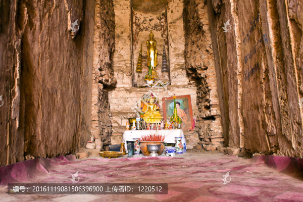 著名的寺Wat,Phra,Si,sanphet；在Ajutthaya皇家宮殿