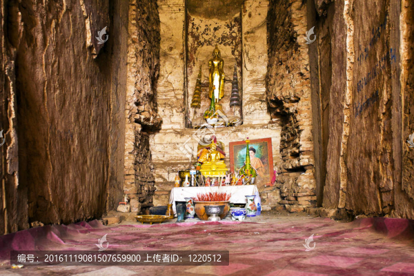 著名的寺Wat,Phra,Si,sanphet；在Ajutthaya皇家宮殿