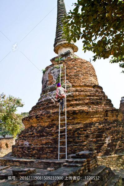 著名的寺Wat,Phra,Si,sanphet；在Ajutthaya皇家宮殿