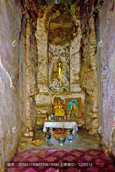 著名的寺Wat,Phra,Si,sanphet；在Ajutthaya皇家宮殿